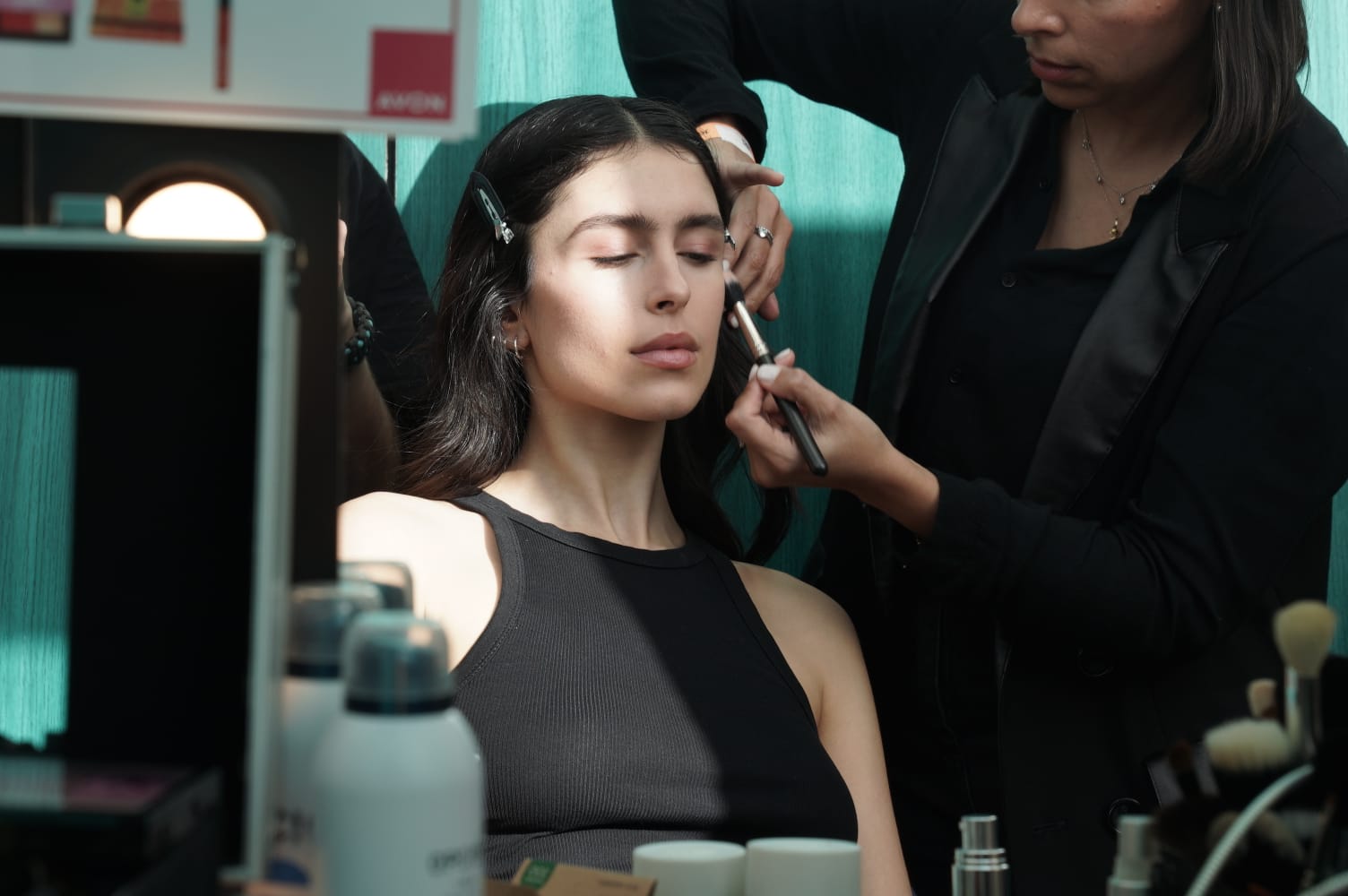 Avon impulsa una belleza democrática en las pasarelas de BAFWEEK